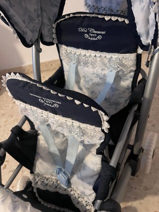 Carrito muñecas gemelar ( De Cuevas toys)