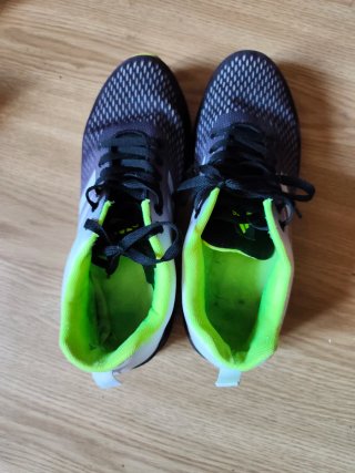 Deportivas Adidas Negras y Verdes