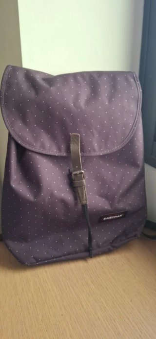 Mochila Eastpak portátil puntos morado blanco