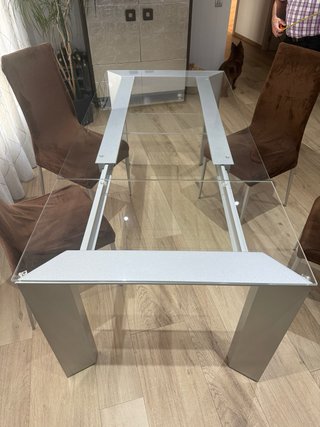 Mesa de comedor extensible de cristal y metal