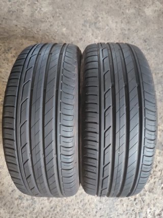 Neumáticos 215/50R18