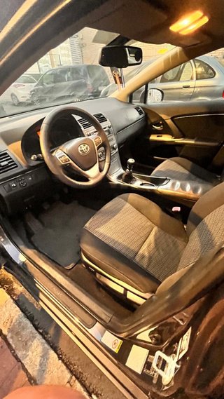 Toyota Avensis Cross sport 2011