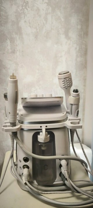 Equipo de Hidrodermoabrasión e Higiene Facial