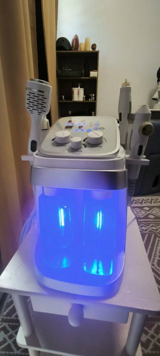 Equipo de Hidrodermoabrasión e Higiene Facial