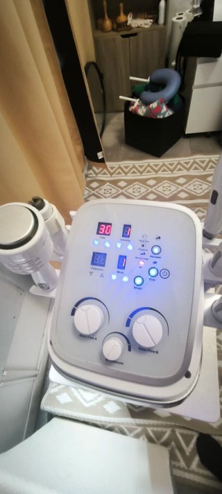 Equipo de Hidrodermoabrasión e Higiene Facial