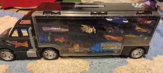Camión Transportador con Coches de Juguete