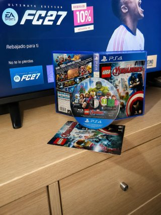 LEGO Marvel Vengadores (PS4)