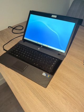 HP 620 15,6" / 4GB RAM / 320GB / T4500 / Cargador