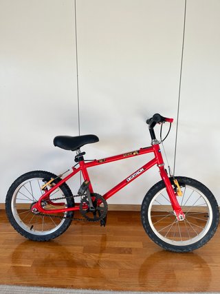 Bicicleta infantil roja Decathlon 16/1