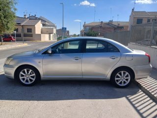 Toyota Avensis 2004