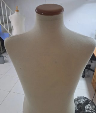 Maniquí de sastre hombre beige y marrón