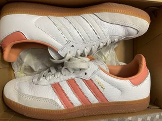 Zapatillas Adidas Samba Blancas y Coral