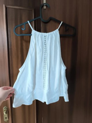 Top blanco con encaje