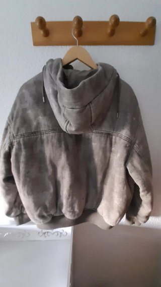 Cazadora Gris Bershka con Capucha