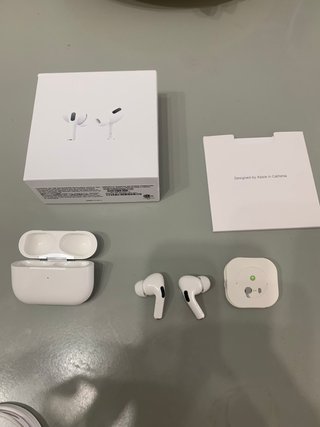 Auriculares inalámbricos tipo AirPods