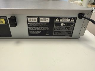 Combo Reproductor DVD y VHS LG VCX9842 (Hi-Fi)