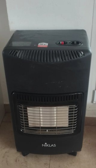 Estufa de Gas Niklas Negra + 2 bombonas butano
