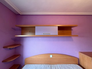 Habitación Infantil con Cama y Cómoda
