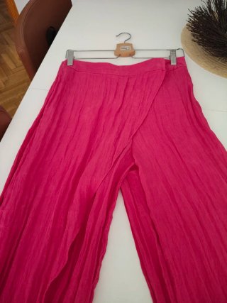 Bonito pantalón falda rosa