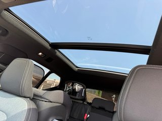 Volvo XC40 T4 Recharge Core Bright | Techo panorám