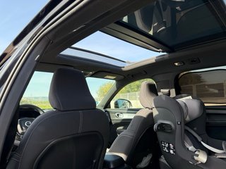 Volvo XC40 T4 Recharge Core Bright | Techo panorám