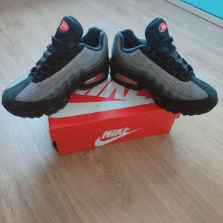 Nike Air Max 95 Negro Gris