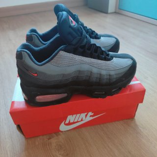 Nike Air Max 95 Negro Gris