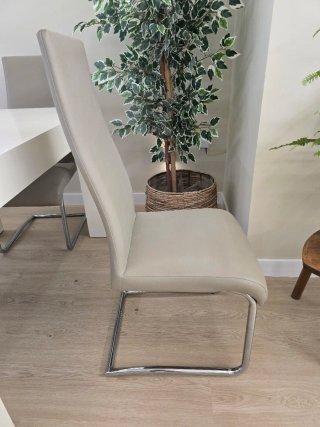 Conjunto Mesa Comedor y 4 Sillas