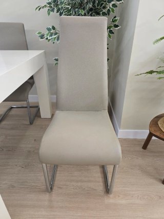 Conjunto Mesa Comedor y 4 Sillas