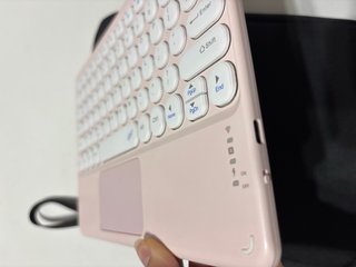 Teclado Rosa con Funda para Tablet