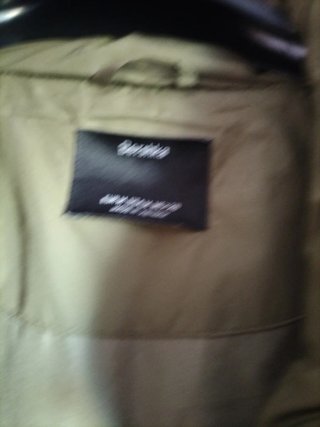 Cazadora corta Bershka verde