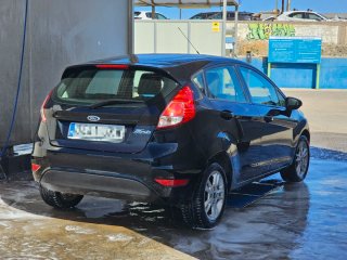 Ford Fiesta 2016 negro 1.25 duratec Titanium 82CV