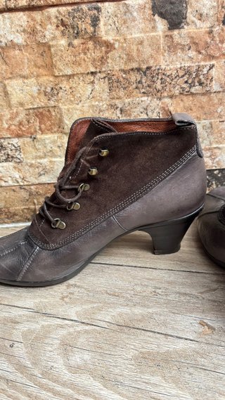 Botines de Piel Marrones