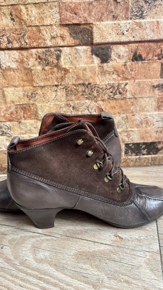Botines de Piel Marrones