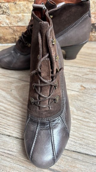 Botines de Piel Marrones