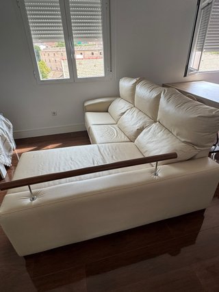 Sofá chaise longue beige/crema con almacenaje