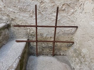 Inferriata ferro battuto incroci innesto cm 65X75