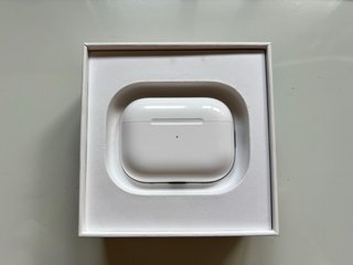Caja AirPods Pro 2 y cable USB-C