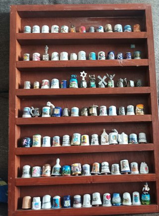 Colección de dedales decorativos