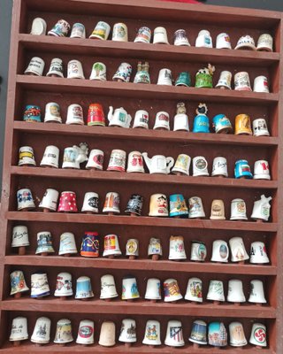 Colección de dedales decorativos
