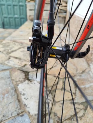Bicicleta de carretera Felt Z4 Disc