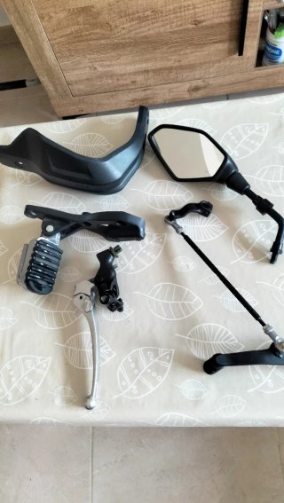 Repuestos Moto: Espejo, Palanca, Estribera , cubre