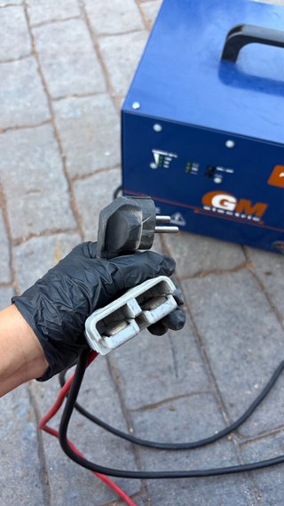 Cargador Batería GM Electric 230 Vac