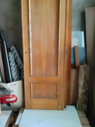 Puerta de madera interior paso