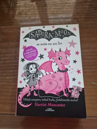 Isadora Moon se mete en un lío / Isadora Moon G...