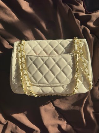 White shoulderbag