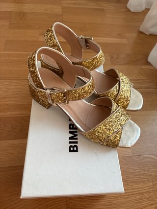 Sandalias Doradas Bimba y Lola