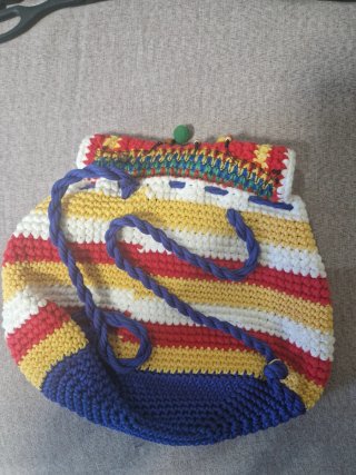 Zainetto in maglia fatto a mano