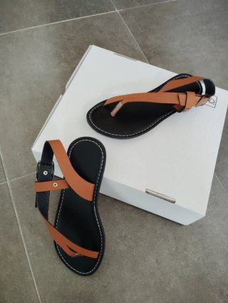 Sandalias color marrón