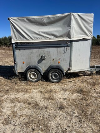 Remolque Van Westfalia para 2 Caballos